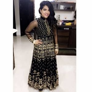 Meet your Posher, Aesha